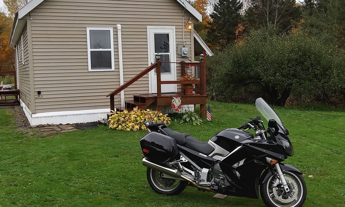 Sherman Station Cottage | A cute Cottage, walk, explore, relax,unplug, read, bike in a beautiful setting.