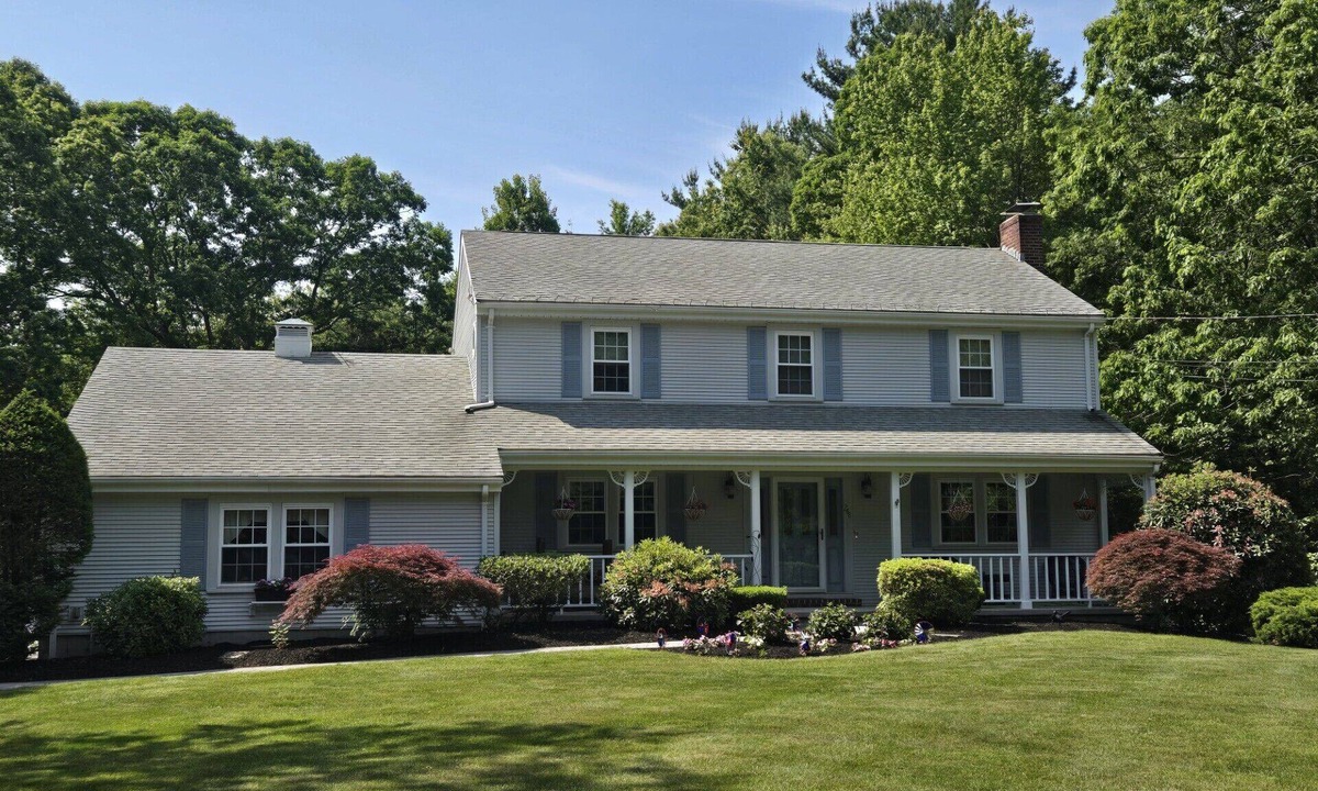Wrentham House | A Slice of Heaven with privacy right next to the World Cup !