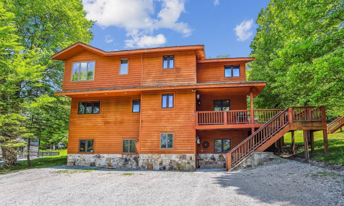 Timberline House | A spectacular space for every season-in winter a real skier's destination!