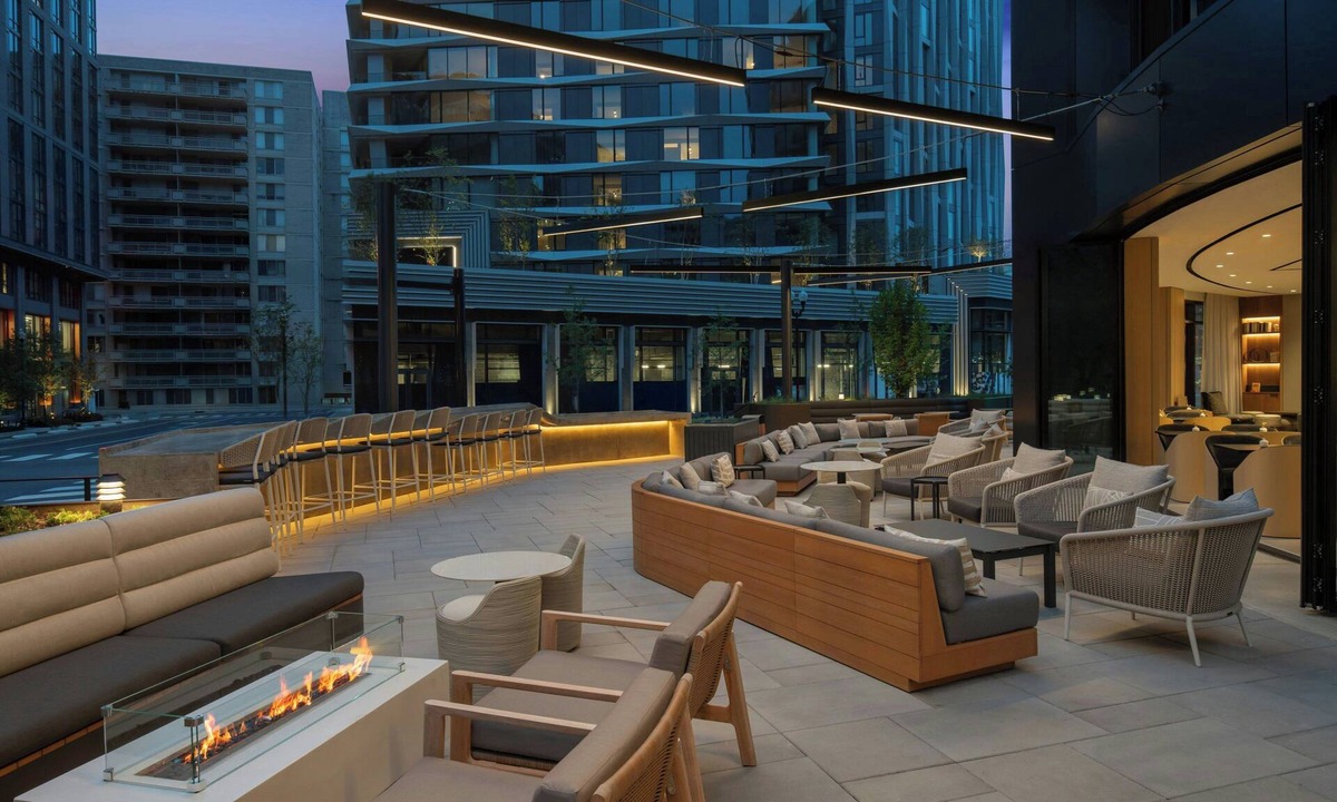 Crystal City Hotel | AC Hotel by Marriott Arlington National Landing