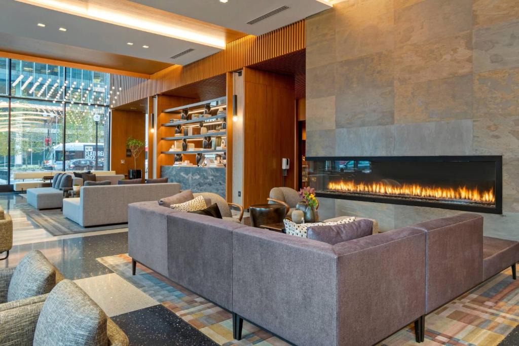 Mount Vernon Square Hotel | AC Hotel by Marriott Washington DC Convention Center