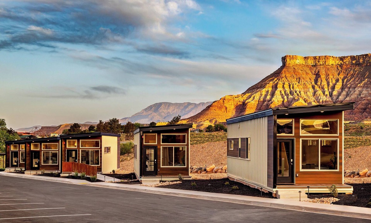 Virgin House | Accessible Tiny Home Near Zion - Pool & Hot Tub