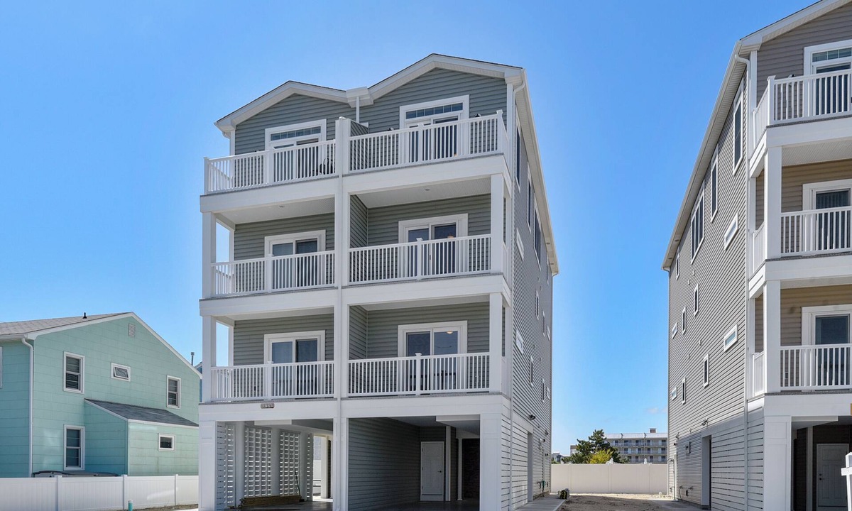 Fenwick Island Condo | Activities included up to $300 FREE PER WEEK! GREAT LOCATION FOR YOUR NEXT FAMILY VACATION!