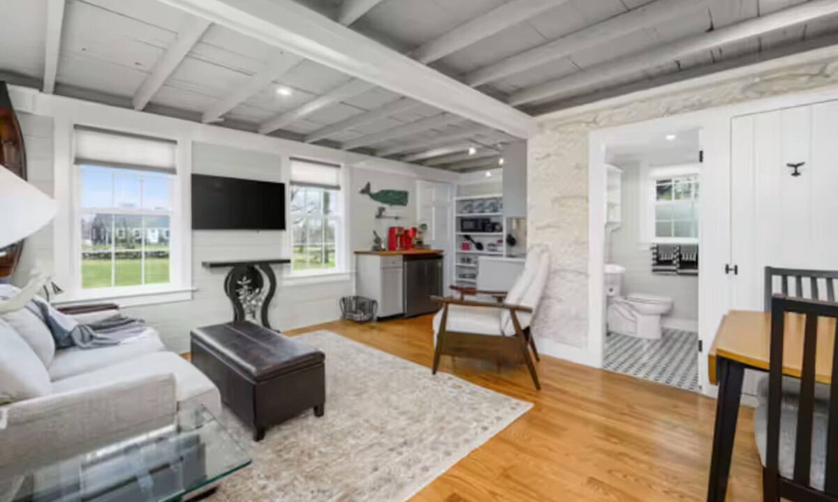 West Barnstable Cottage | Adorable Cape Cod Cottage