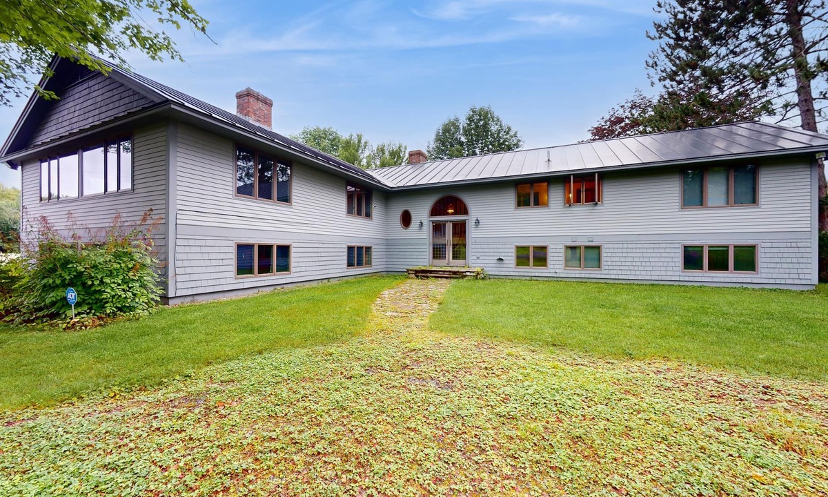 Woodstock House | Adventure-filled getaway, ponds, trails, dog-friendly, w/d, BBQ, views & more