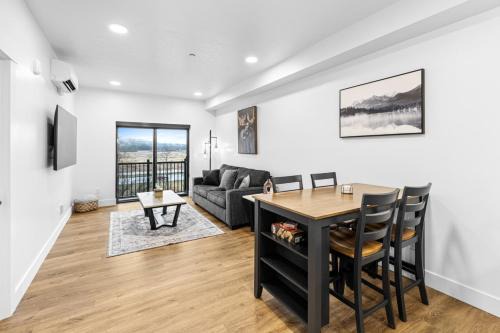 Juneau Apartment | Airport Access with Stunning View A103