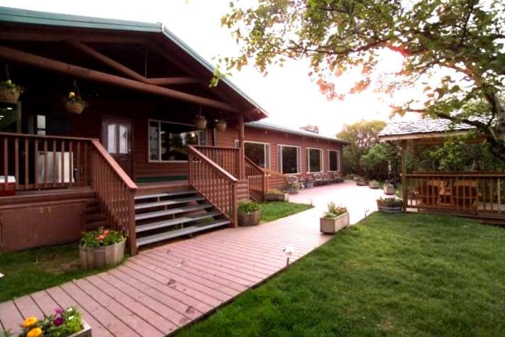 Bristol Bay Borough Cabin | Alaska King Salmon Lodge