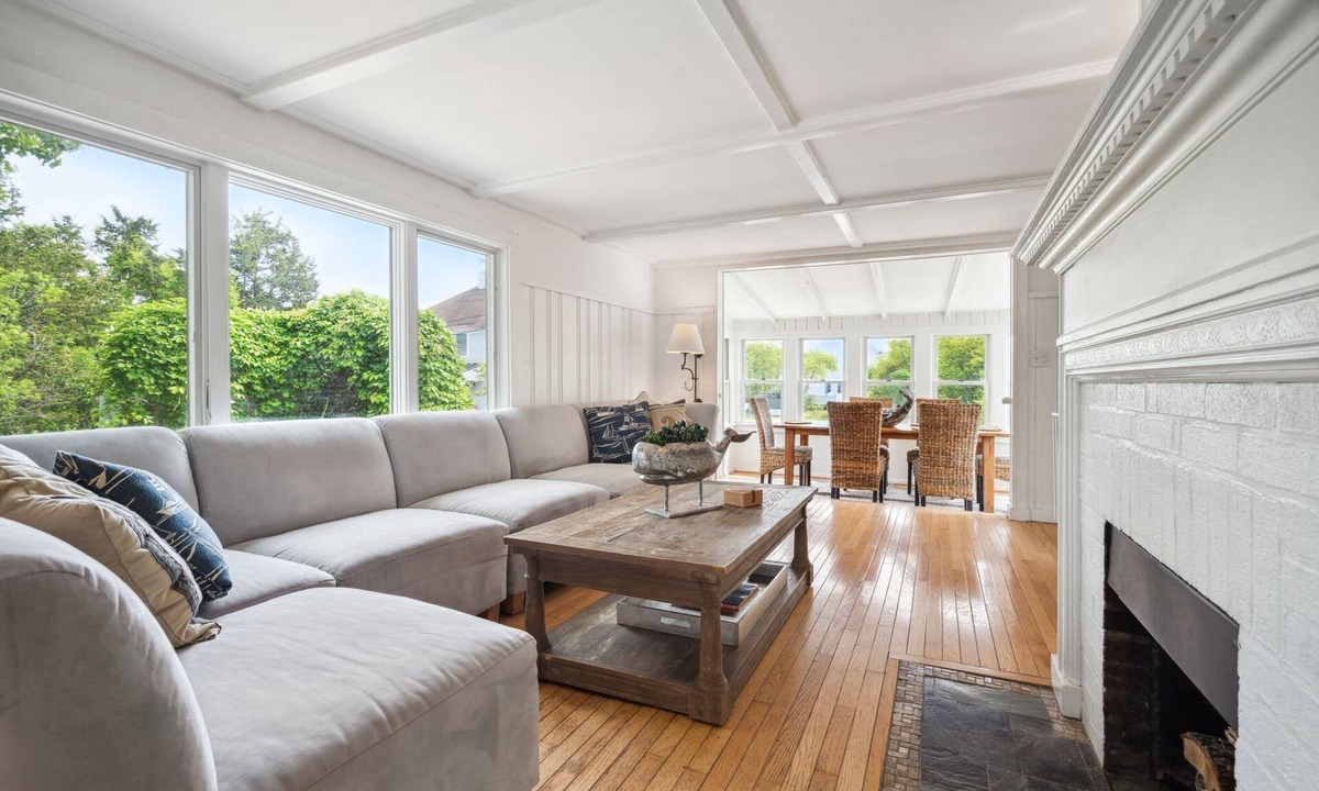 Newbury House | All Decked Out | Grill | 5 Min Walk to Beach | A/C