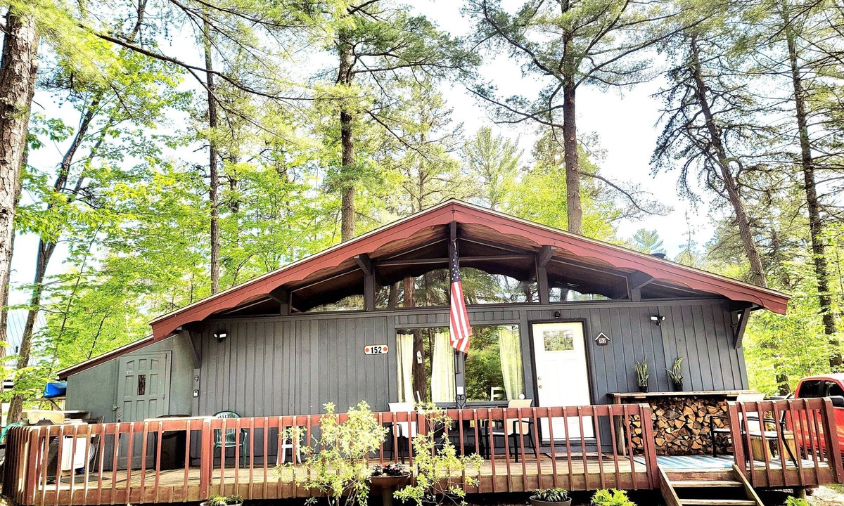 West Ossipee House | All season vacation rental steps to Moores pond. Great for family sun and fun