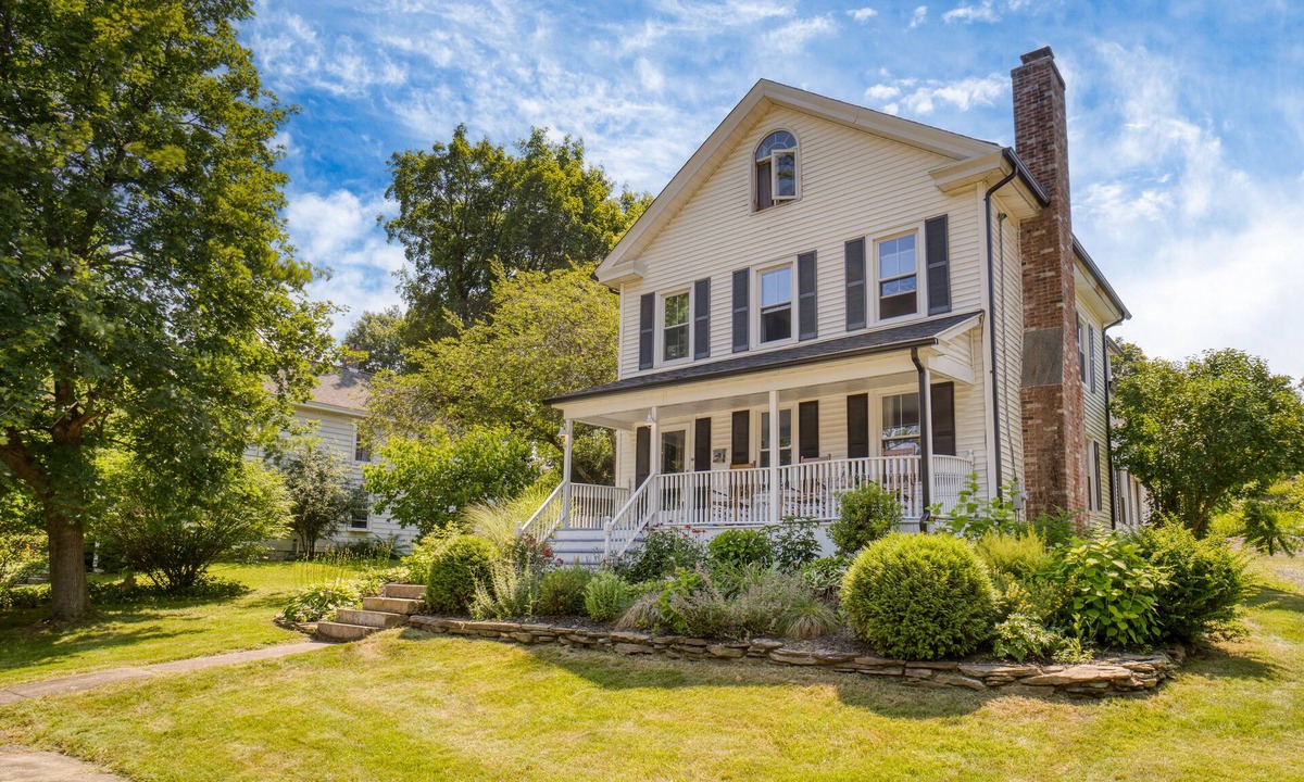 Lee House | Amazing Backyard Escape, 10 Minutes from Stockbridge | Cordelia by AvantStay