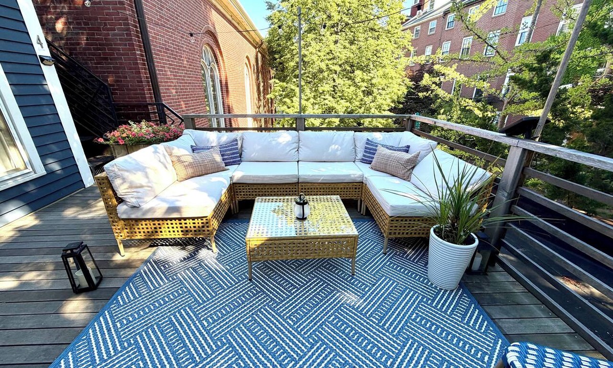 West End Apartment | Amazing West End apartment walkable to downtown and the waterfront.