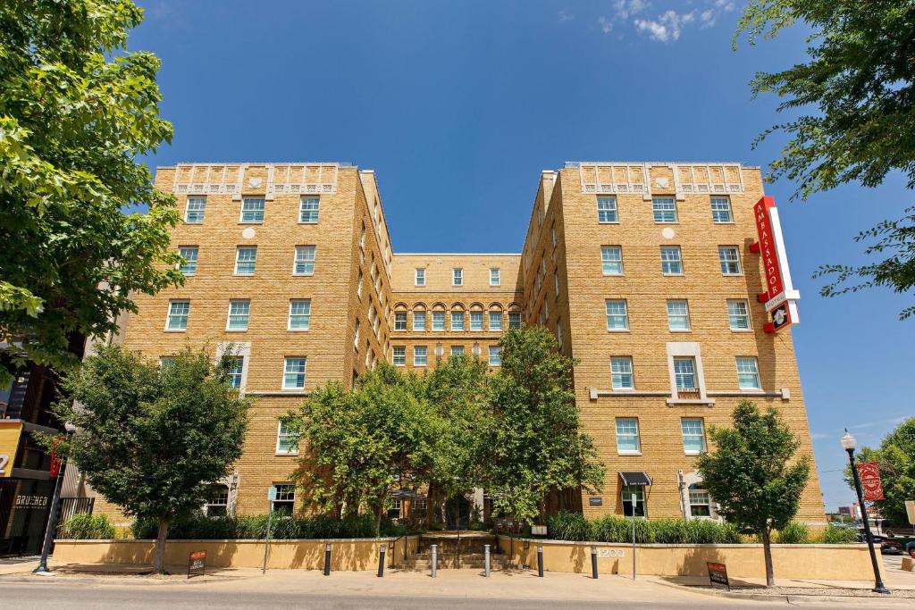 Midtown Hotel | Ambassador Hotel Oklahoma City, Autograph Collection