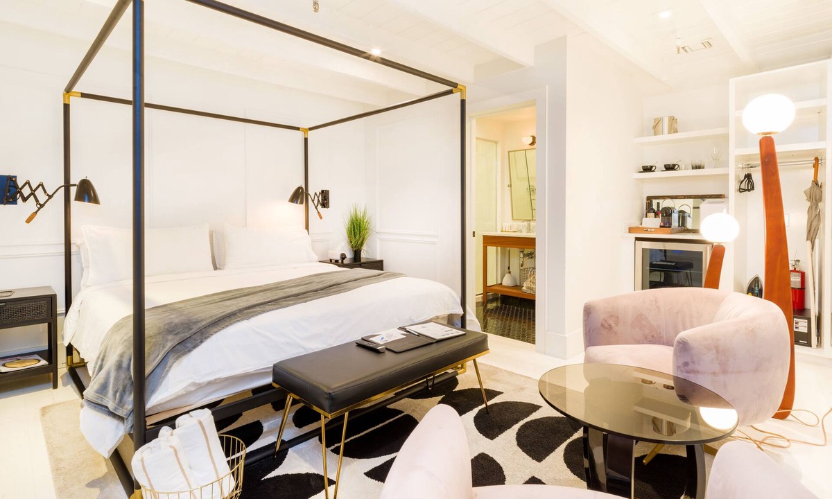 Greenport Hotel | American Beech in Greenport NY - King Suite 1