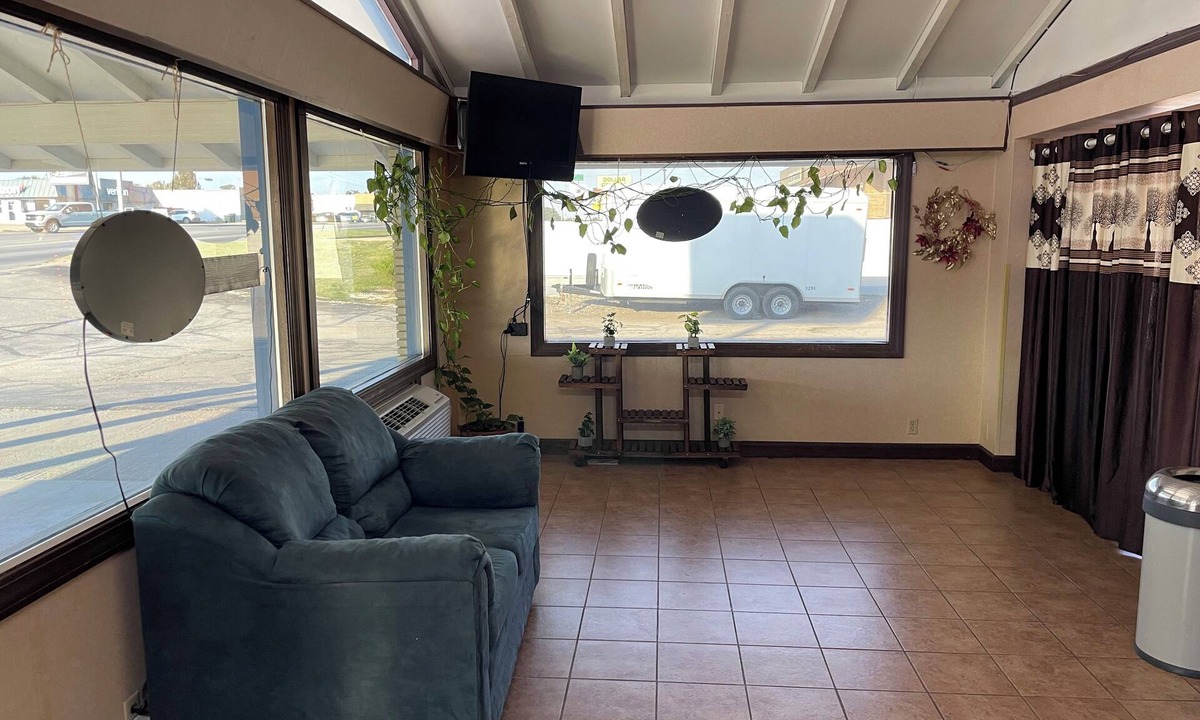 Pratt Hotel | American Inn Motel