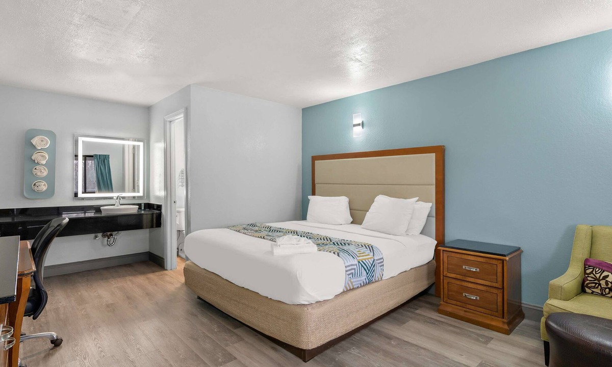 Bangor Hotel | Americas Best Value Inn Bangor