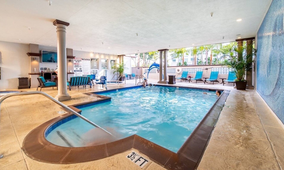 Anaheim Resort Resort | Anaheim | Couples Magic Getaway | Pool + Hot Tub