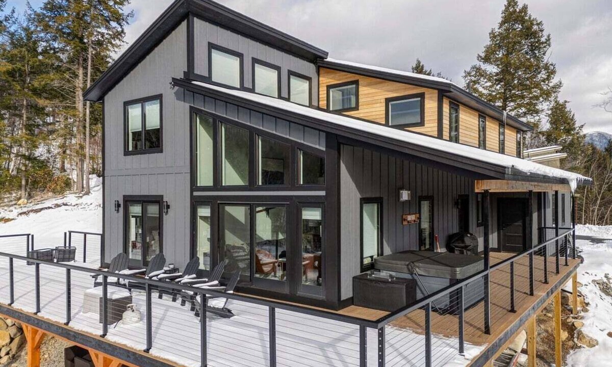 Sunday River Area House | Apres Chalet - Overlooking Sunday River