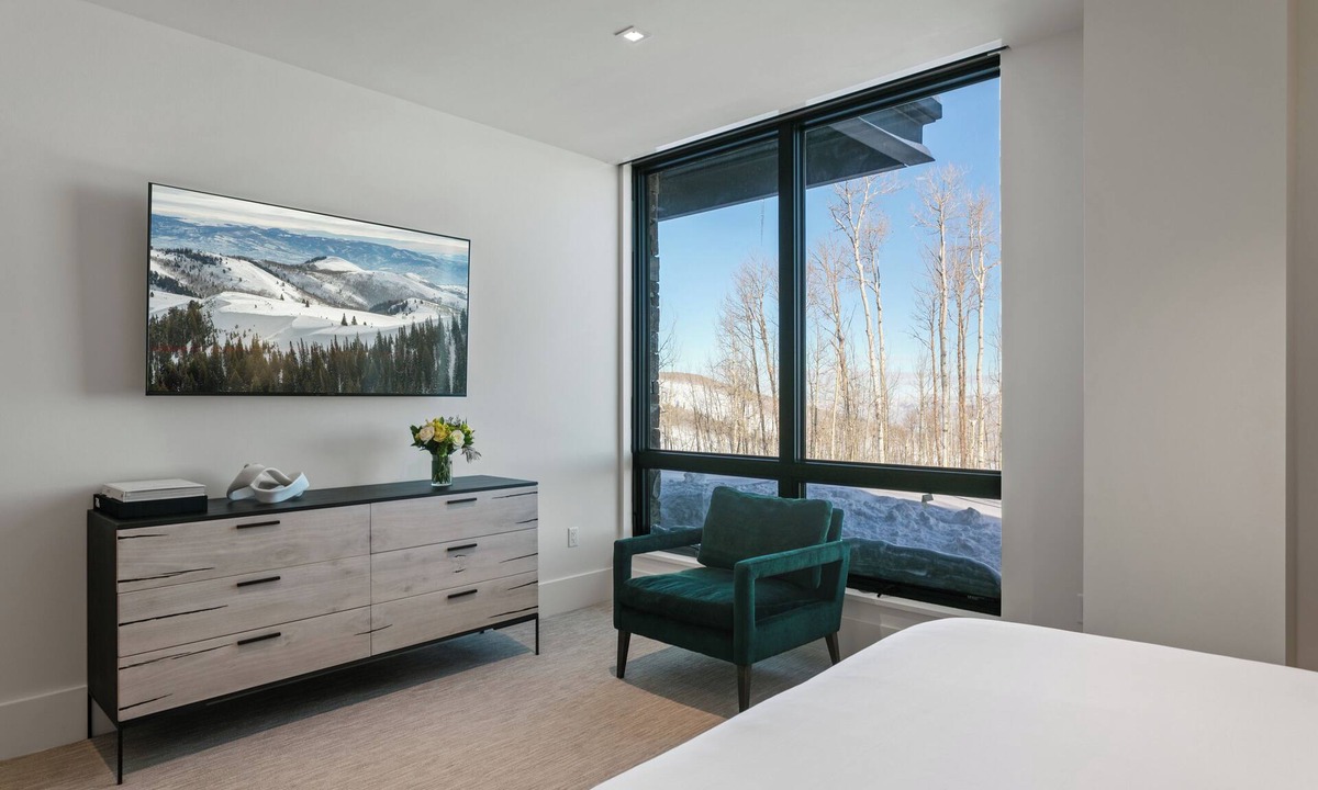 Empire Pass Apartment | Argent At Deer Valley Resort - Hotel Room #105b Hotel Room