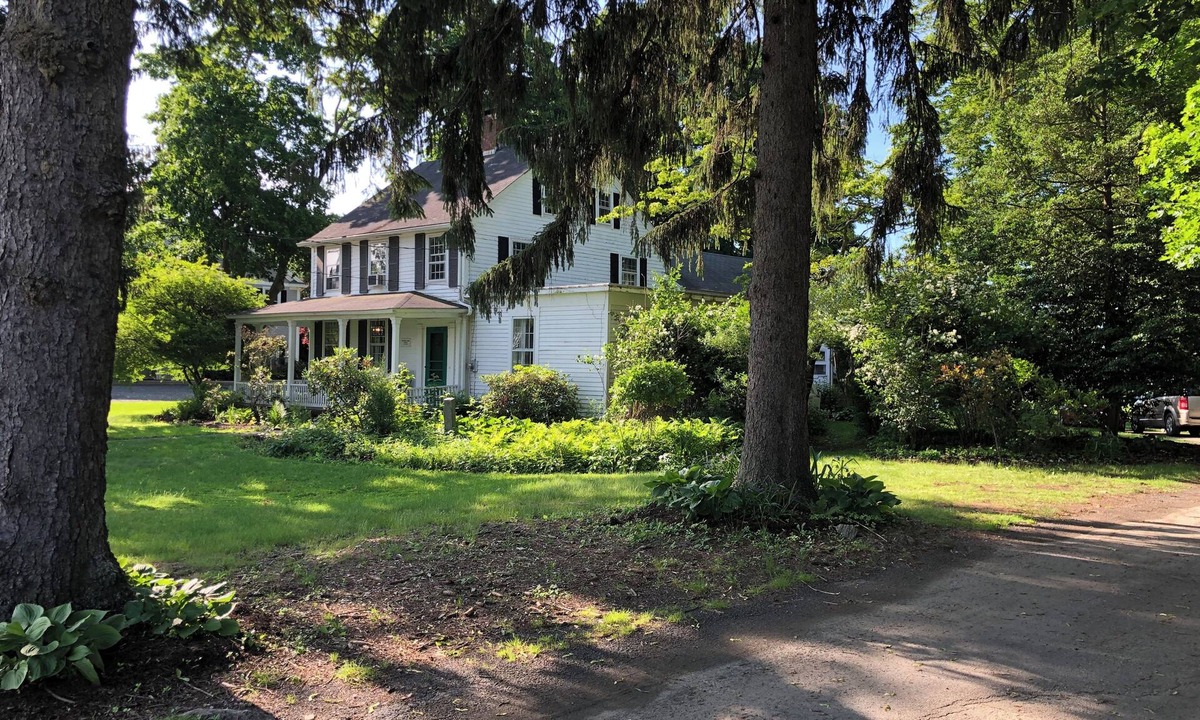 Saybrook Manor House | Authentic 1795 Historic Homestead w/Private Grounds for Gatherings and Retreats