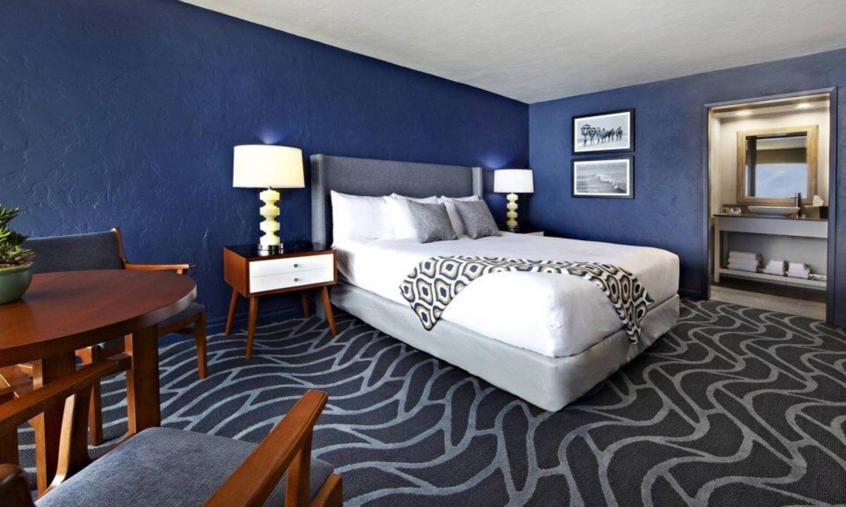 Monterey House | Authentic Monterey Adventure! Pool, Free Parking, Bar, Direct Beach Access!