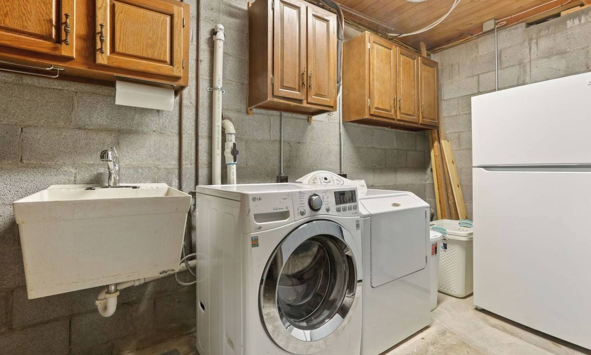 Lost Bridge Village House | Awesome 4-bedroom house with AC in quaint Garfield