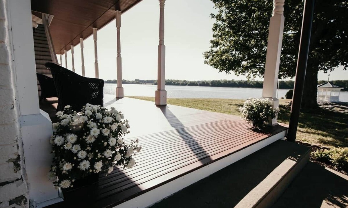 Elizabethtown Bed & Breakfast | B&B-River Views, Shawnee Getaway, Elizabeth Room