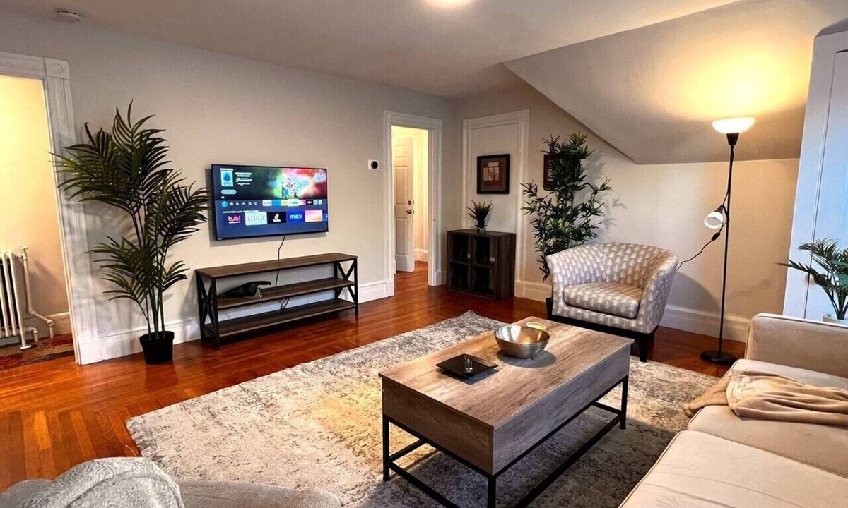 Dwight Apartment | B3-3 Stylish & Comfortable Oasis- All rooms w AC