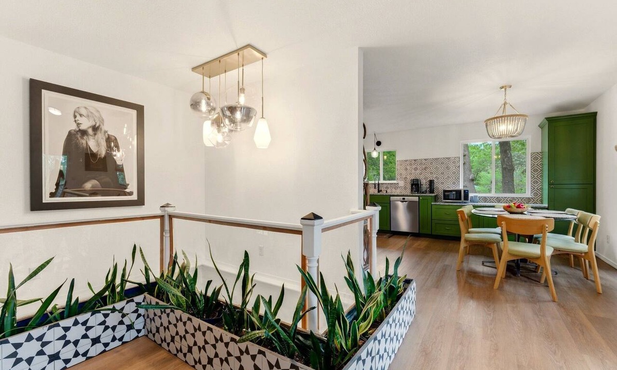 Bella Vista House | Back40 Beehive - Treetop Retreat Near Trails & Lakes