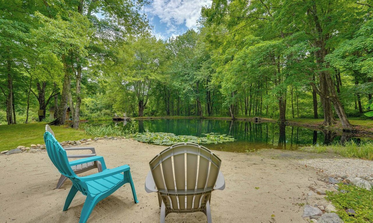 Southbury House | Barn House w/Private Pond & Dock in Southbury!