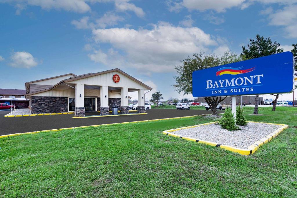 Perrysburg Hotel | Baymont by Wyndham Perrysburg-Toledo