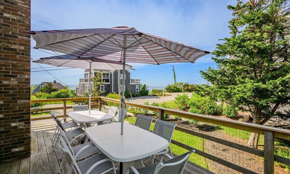 East Sandwich House | Beach Dreams: Ocean Views & Room for All