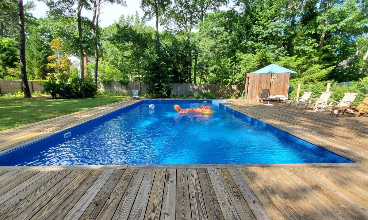 East Hampton North House | Beach House Village Fringe *Heated Pool! Peaceful, Close to Ocean, Restaurants