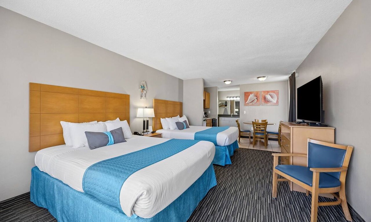 Fernandina Beach Hotel | Beachside Motel Ocean Front Kitchen Suite
