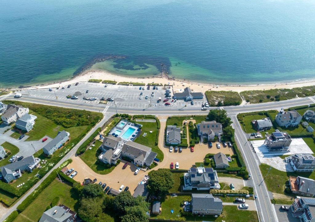 Falmouth Hotel | Beachside Village Resort