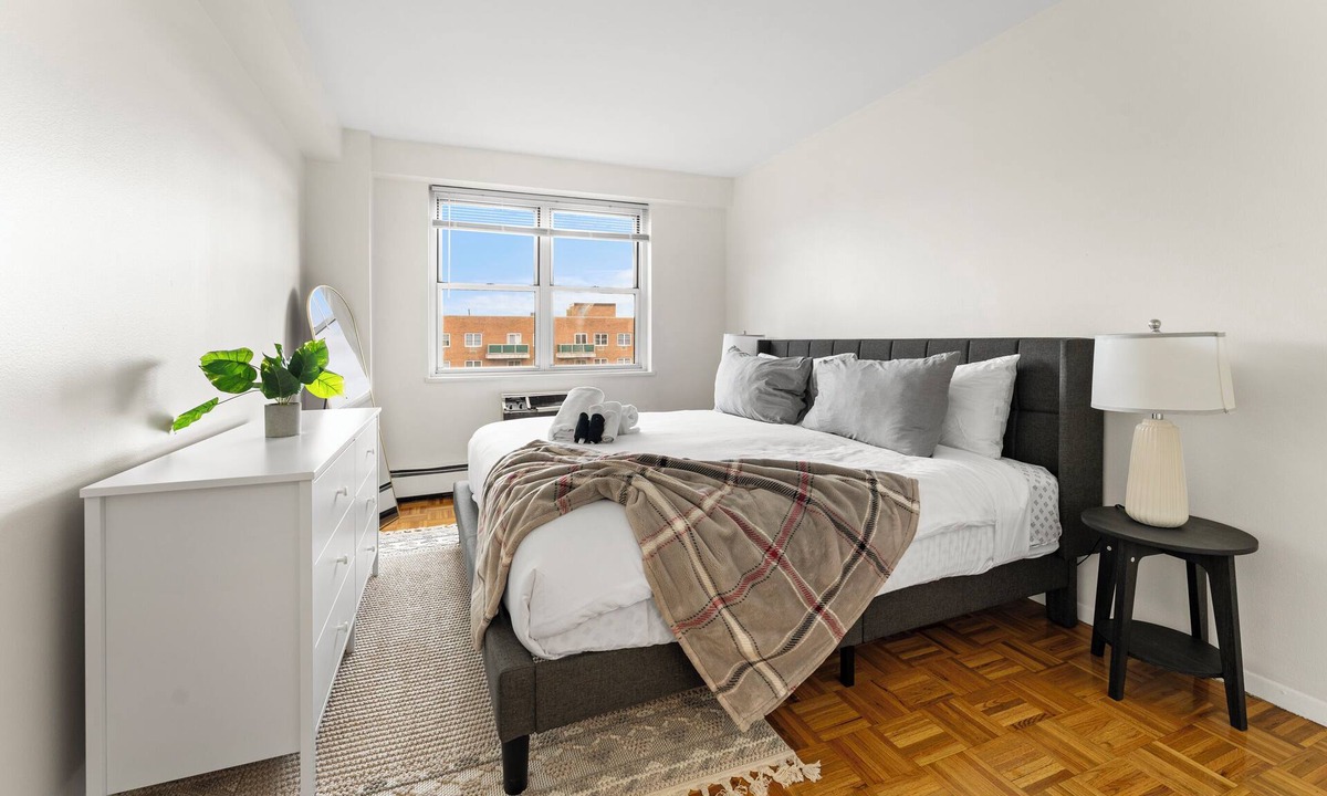 North Brookline Apartment | Beautiful 2BR Next to BU 5hnj