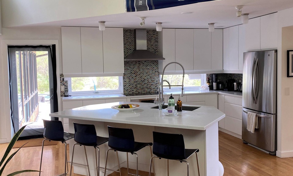 Poughquag House | Beautiful and private modernist 3 bedroom home with gunite pool on 6 acres.