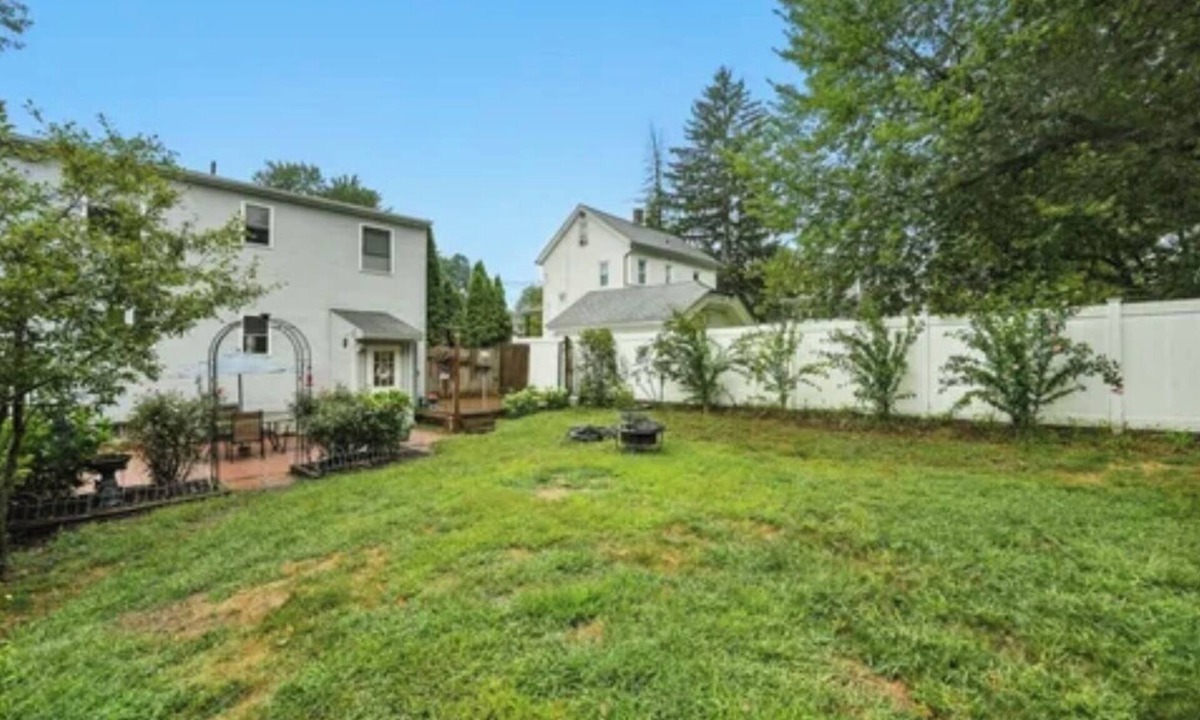 Sherwood Manor Apartment | Beautiful Escape. Bring your Pets!