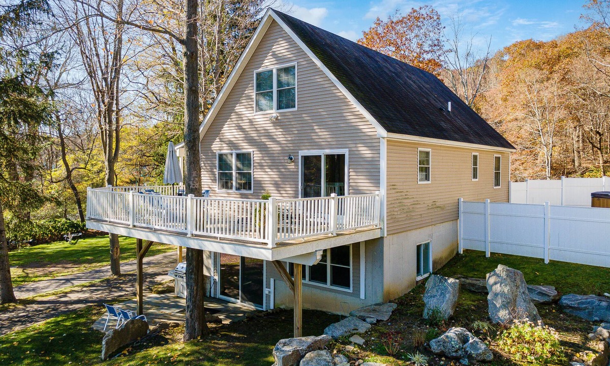 Holmes House | Beautiful lake view home on Whaley Lake in Holmes, NY.