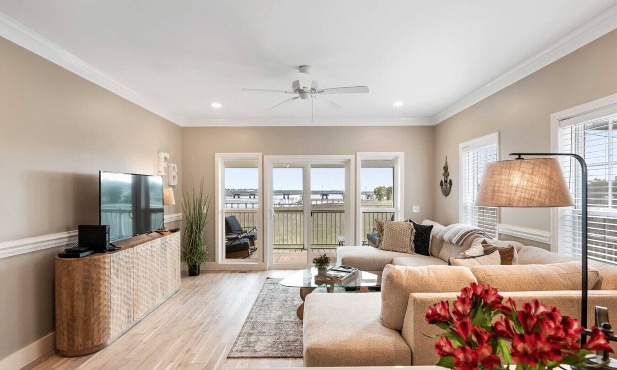 Waters Edge House | Beautiful River Views, Short Walk to Center St and the Beach