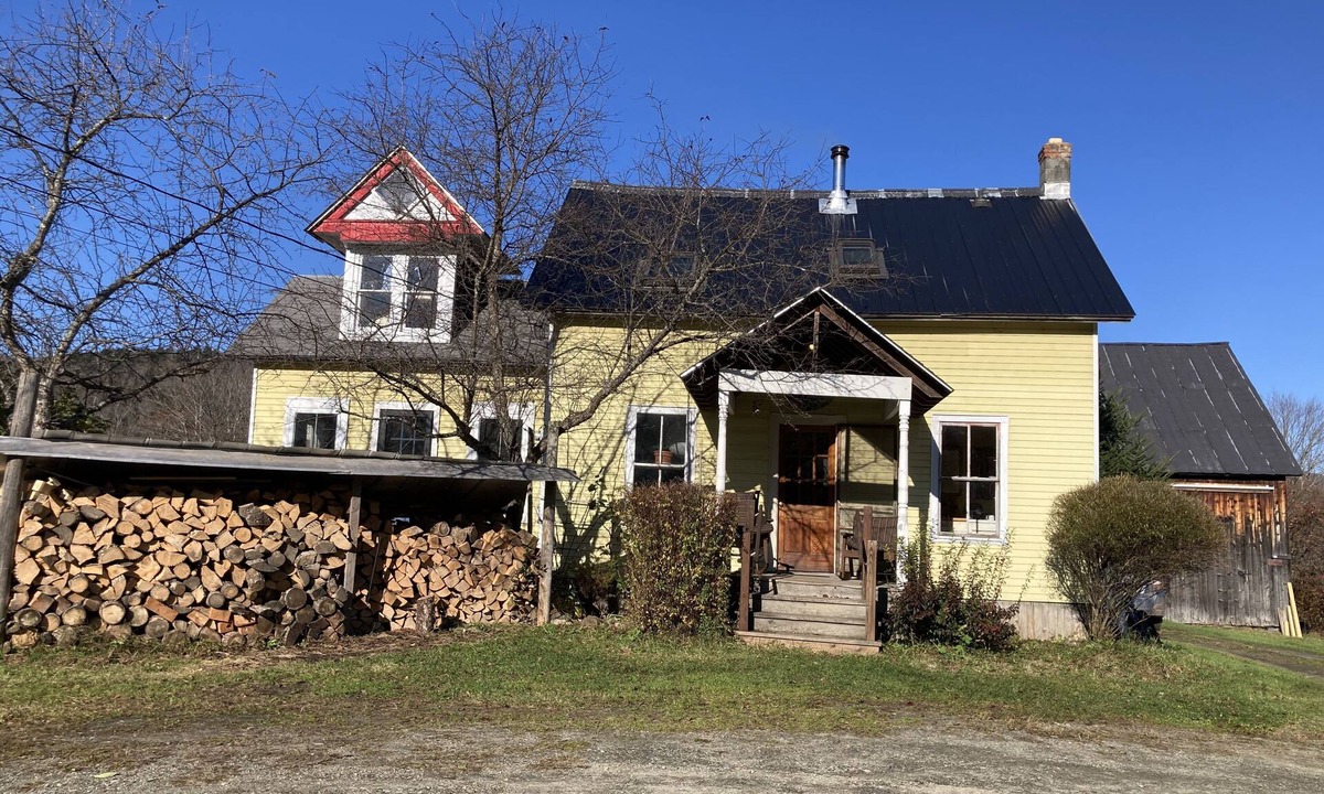 Worcester Other | Beautiful rustic farmhouse.Available for special HOLIDAY, decorated by request!