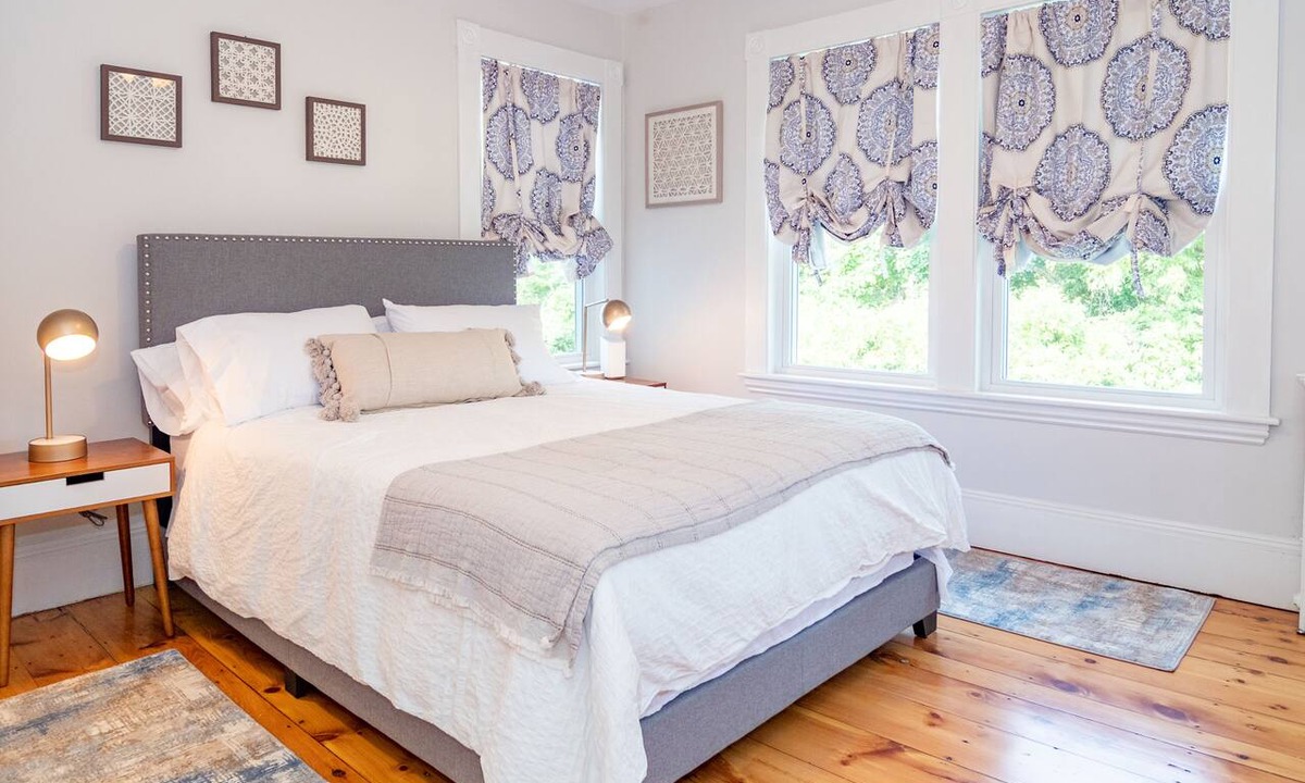 Ipswich Apartment | Beautiful Victorian with Modern Flare close to Town, Train & Beach