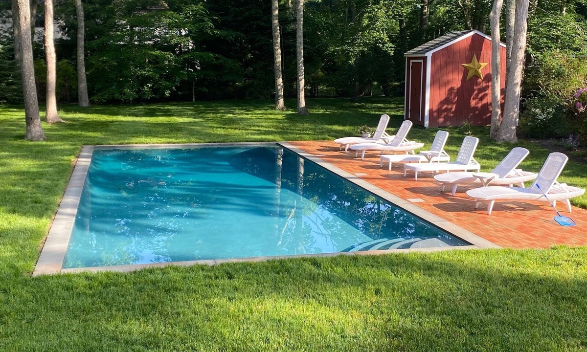 Tuckahoe House | Behind the Hedges with HEATED POOL