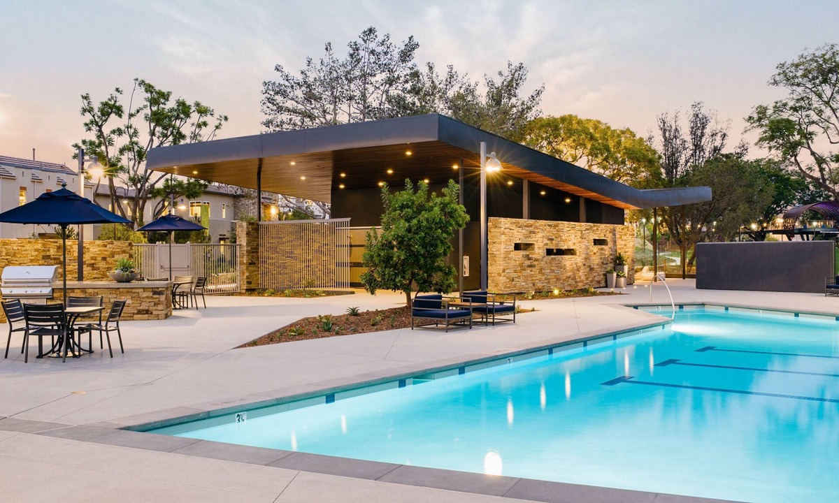 Irvine Condo | Best Vacation Home in Irvine Lux 4BR Great Park