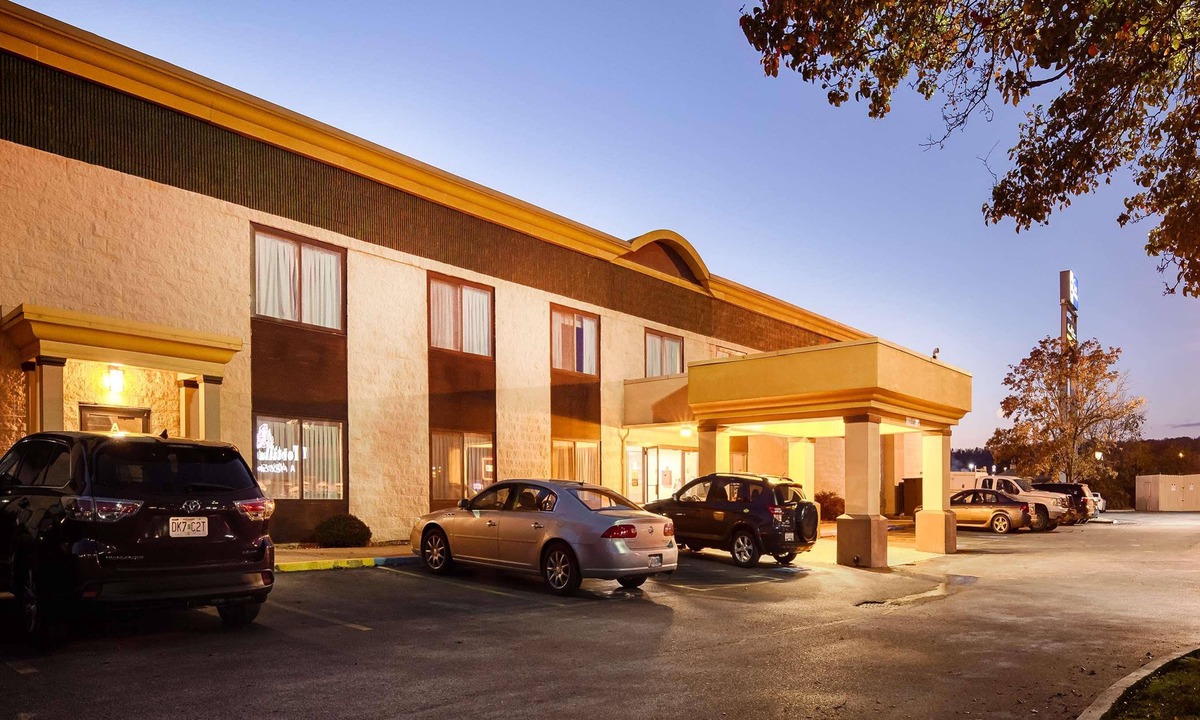 Barboursville Hotel | Best Western Huntington Mall Inn