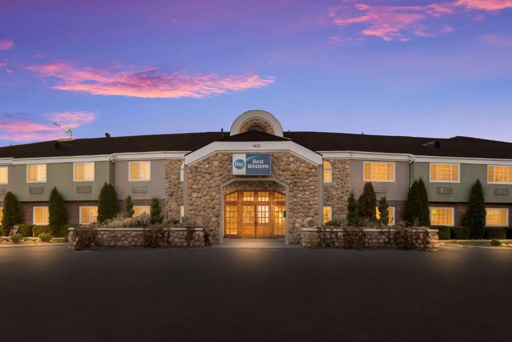 Springville Hotel | Best Western Mountain View Inn