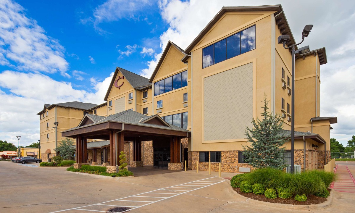 Stillwater Hotel | Best Western Plus Cimarron Hotel & Suites