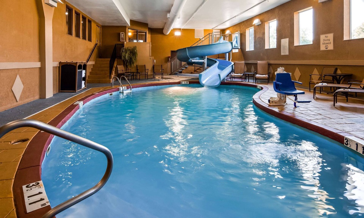Salina Hotel | Best Western Plus Midwest Inn & Suites