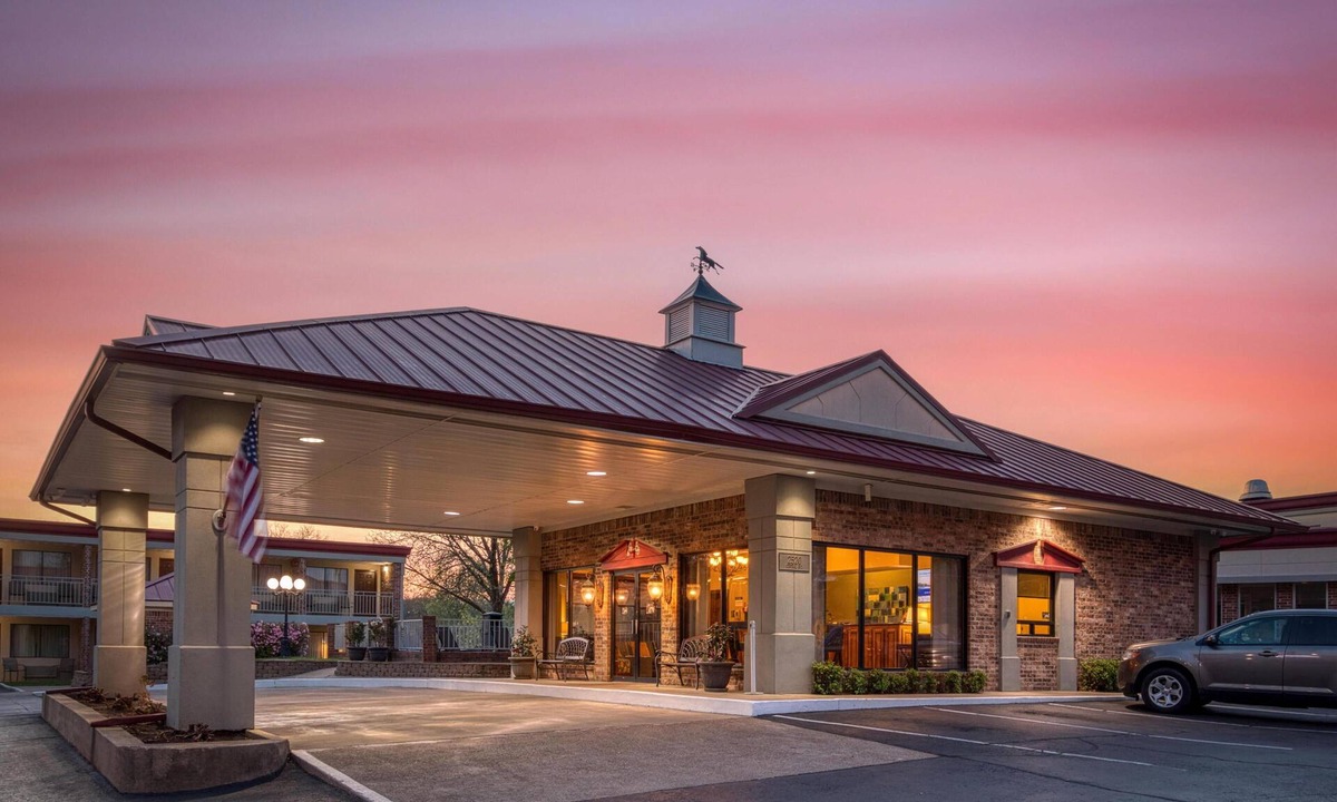 Hot Springs Hotel | Best Western Winners Circle