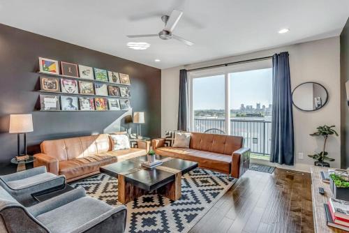Katie Hill Neighborhood House | Big NEW and Modern with Skyline View Mural and Ping Pong
