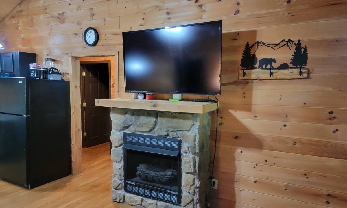 Hico Cabin | Black Bear Cabin, private and secluded!